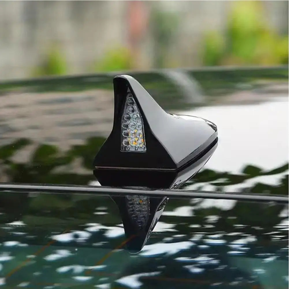2025 New Universal Auto Car Led Warning Lamp Solar Powered Shark Fin Antenna Decorative Warning Signal Tail Light